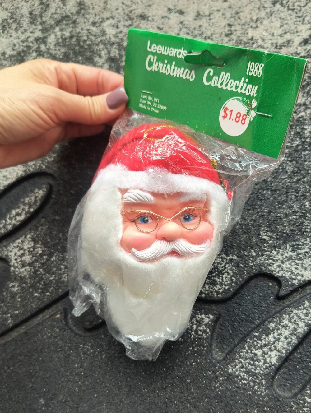 Leewards Vintage Santa Claus Head Christmas Ornament With Bell NIP 1988